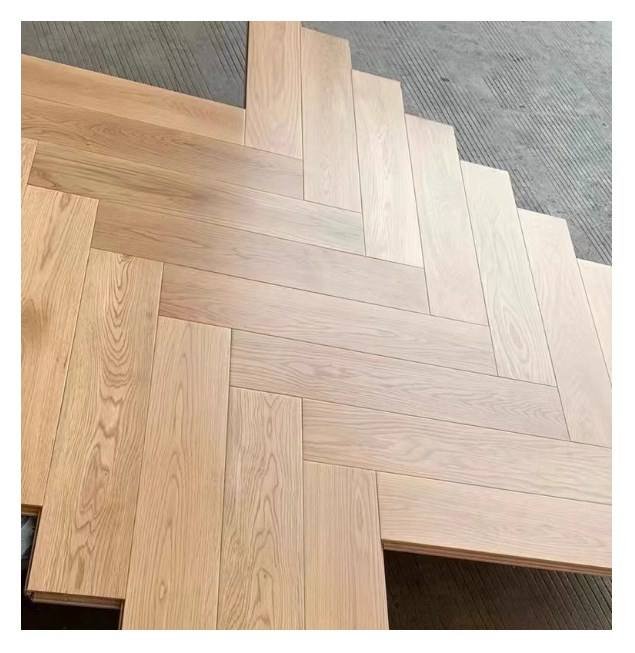 Indoor Multi Layered Solid Oak Wood Floor for Living Room Herringbone Parquet Engineer Wood Flooring Flash Sale